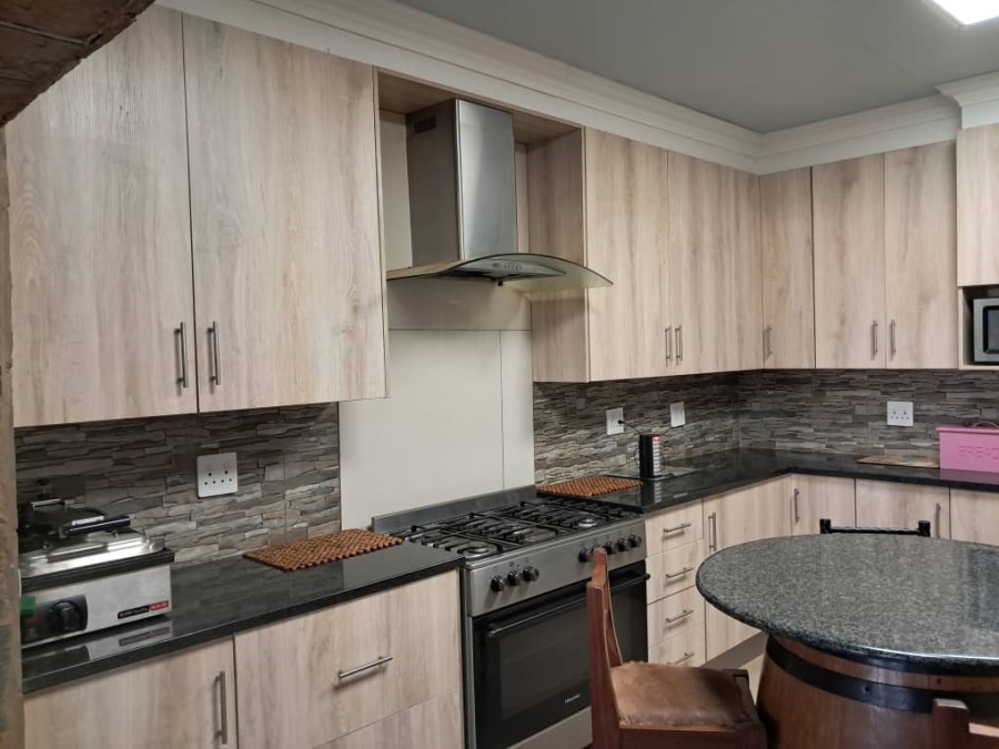 5 Bedroom Property for Sale in Rietfontein A H North West